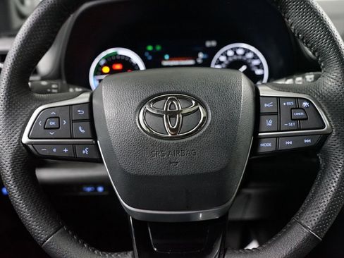 Certified 2023 Toyota Sienna Limited image 12