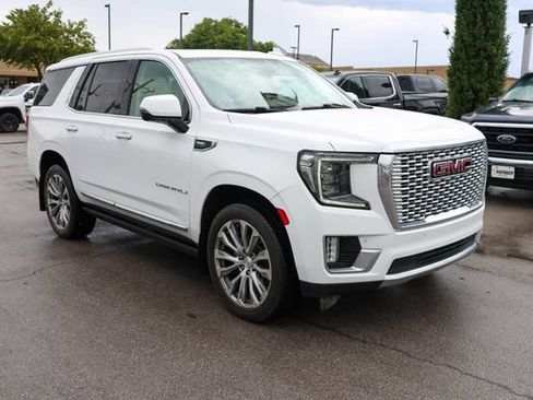 Used 2022 GMC Yukon Denali w/ Denali Premium Package AWD/4WD image 1