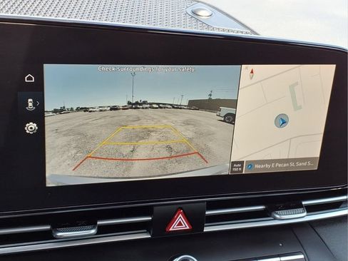 Used 2025 Hyundai Elantra SEL FWD image 15