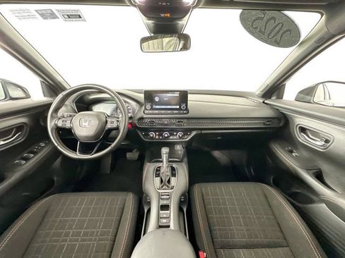 Used 2025 Honda HR-V Sport image 3