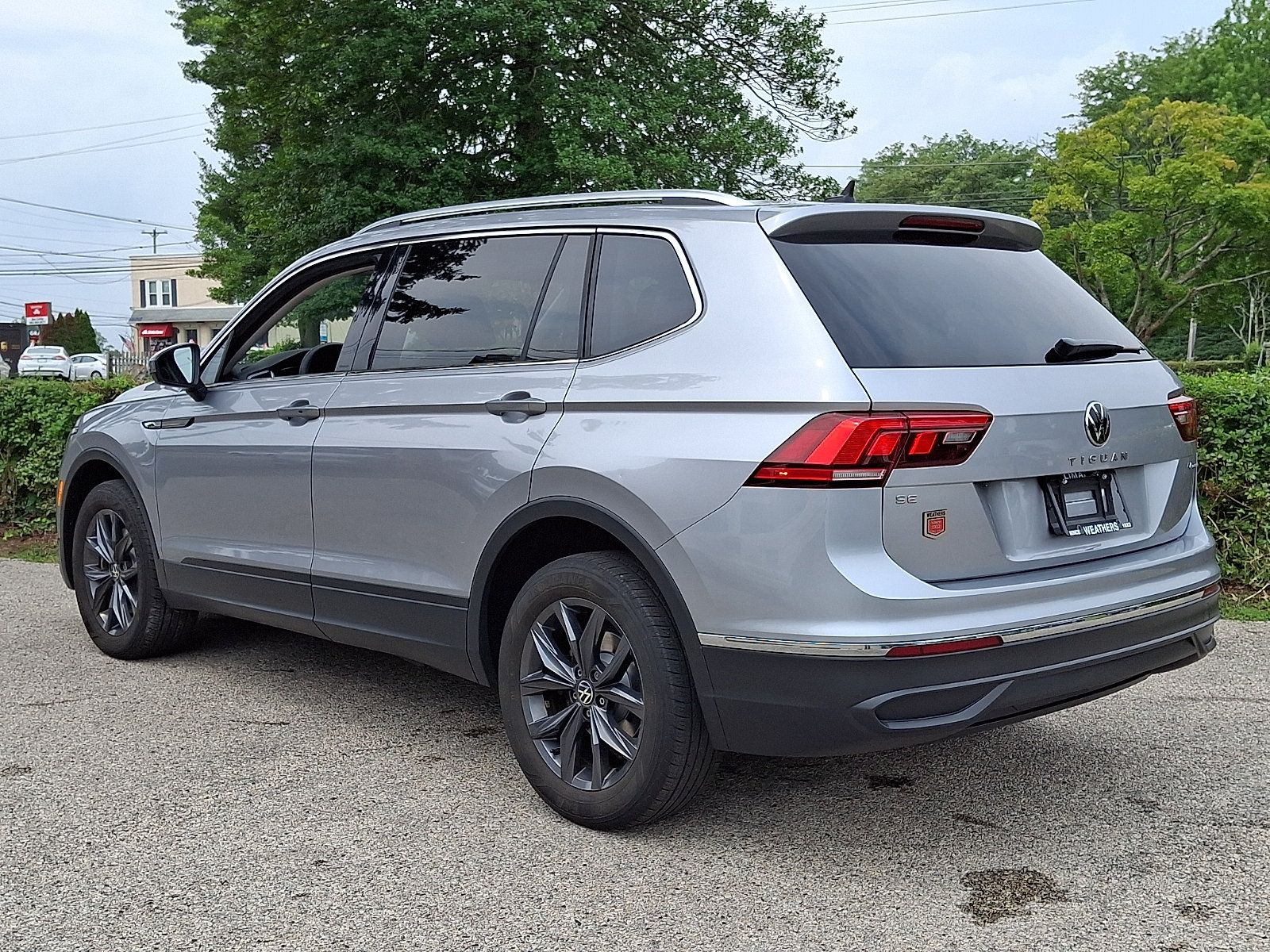 Used 2023 Volkswagen Tiguan SE AWD/4WD image 4
