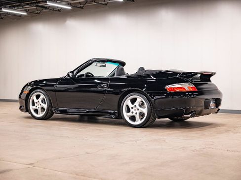 Used 2000 Porsche 911 Cabriolet image 31
