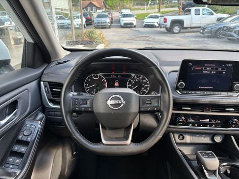 Used 2025 Nissan Rogue SV AWD/4WD image 36