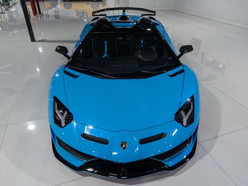 Used 2021 Lamborghini Aventador SVJ image 2