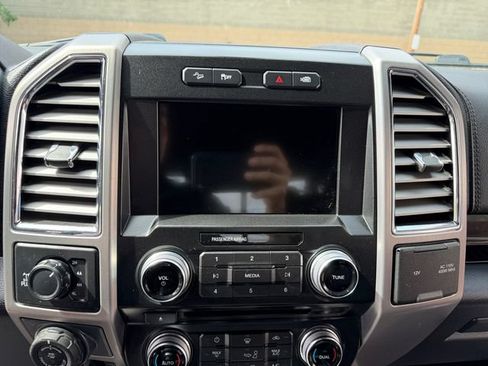 Used 2016 Ford F150 Platinum w/ Technology Package AWD/4WD image 20
