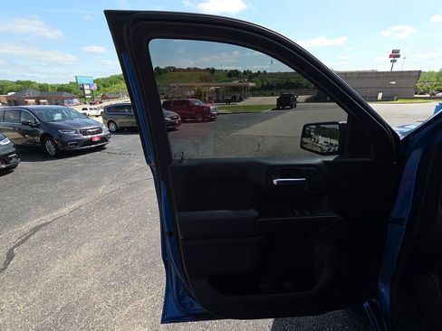 Used 2022 Chevrolet Silverado 1500 Custom AWD/4WD image 13