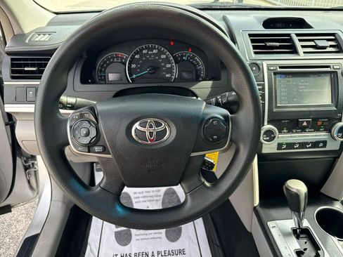 Used 2013 Toyota Camry LE FWD image 33