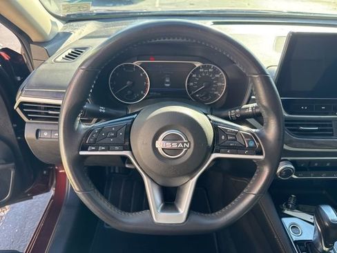 Used 2024 Nissan Altima 2.5 SV w/ SV Premium Package image 16