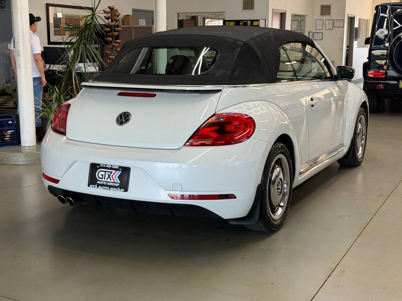 Used 2014 Volkswagen Beetle 1.8T FWD image 2