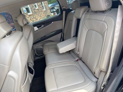 Used 2016 Lincoln MKX Reserve w/ Luxury Package FWD image 12