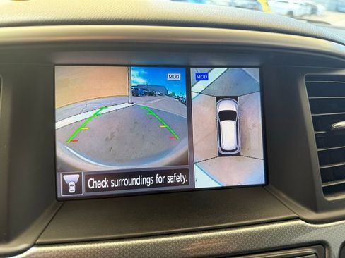 Used 2017 Nissan Pathfinder SL image 19