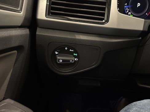 Used 2022 Volkswagen Atlas SE w/ Black Wheel Package image 23