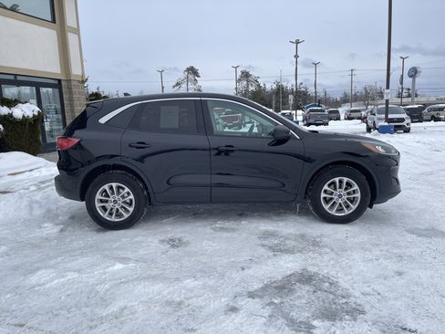 Certified 2022 Ford Escape SE w/ Convenience Package image 2