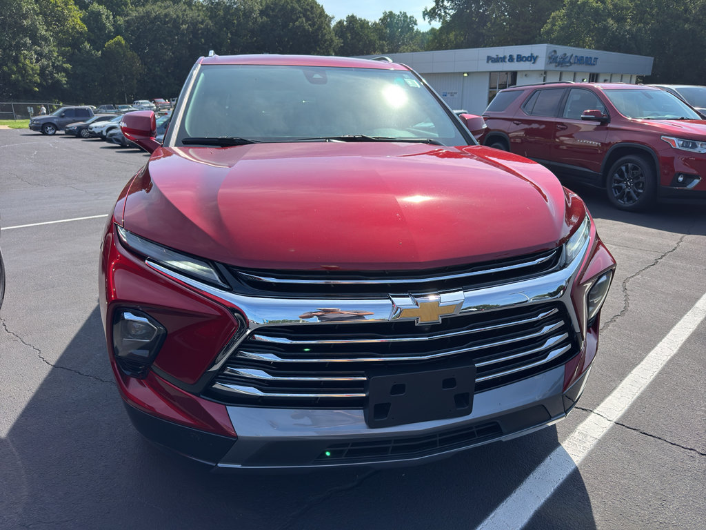 Used 2025 Chevrolet Blazer Premier w/ Driver Confidence II Package FWD image 2