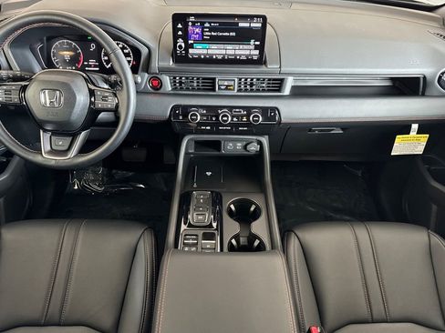 Certified 2025 Honda Pilot TrailSport image 4