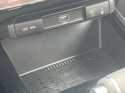 New 2025 Kia Niro EX image 27