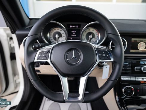 Used 2013 Mercedes-Benz SLK 250 image 19