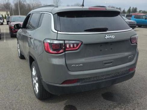 Used 2023 Jeep Compass Latitude image 11