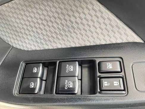 Used 2017 Subaru Forester 2.5i Premium image 10