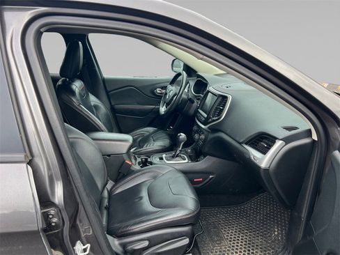 Used 2014 Jeep Cherokee Trailhawk w/ Technology Group image 16