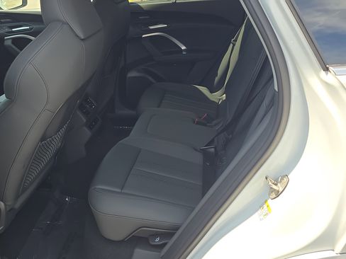 New 2025 Audi Q5 Prestige image 15