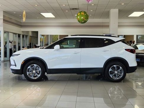 Certified 2025 Chevrolet Blazer LT w/ Convenience Package AWD/4WD image 2