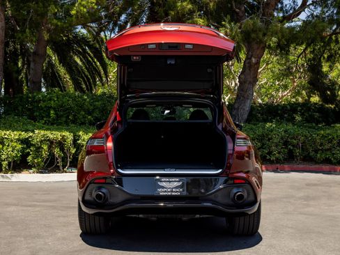Used 2021 Aston Martin DBX AWD/4WD image 7