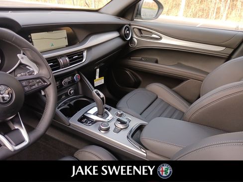 New 2026 Alfa Romeo Stelvio Sprint image 25