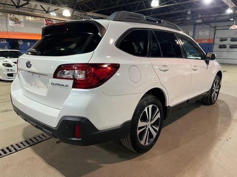 Used 2019 Subaru Outback 2.5i Limited AWD/4WD image 3