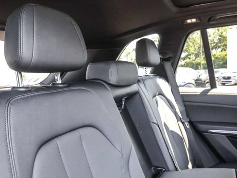 Used 2022 BMW X5 xDrive40i AWD/4WD image 39