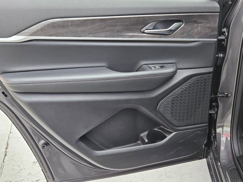 New 2025 Jeep Grand Cherokee L Limited w/ Trailer Tow Package image 21