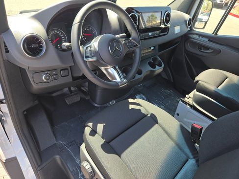 New 2025 Mercedes-Benz Sprinter 2500 image 11