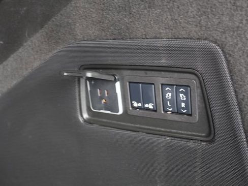 Used 2025 Cadillac Escalade ESV Sport Platinum w/ LPO, Floor Liner Package AWD/4WD image 6