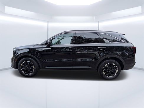 Used 2025 Kia Sorento S image 6