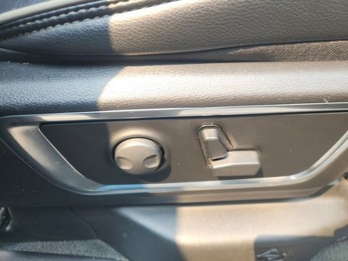 Used 2024 RAM 1500 Laramie image 16