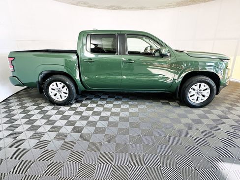Used 2023 Nissan Frontier SV w/ Tow Package RWD image 2