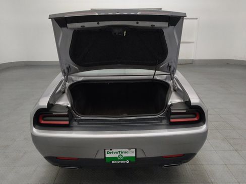 Used 2017 Dodge Challenger SXT RWD image 29