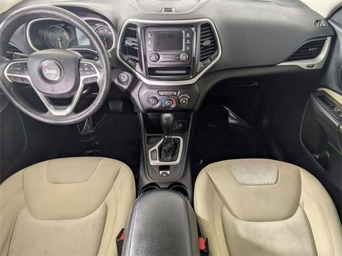 Used 2016 Jeep Cherokee Sport image 25