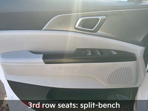 Used 2024 Kia Carnival LX image 17