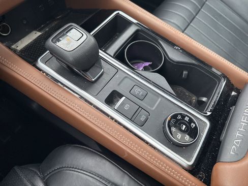 Used 2022 Nissan Pathfinder Platinum w/ Cargo Package image 22