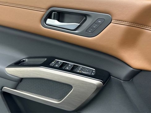 New 2025 Nissan Pathfinder Platinum w/ Cargo Package image 17