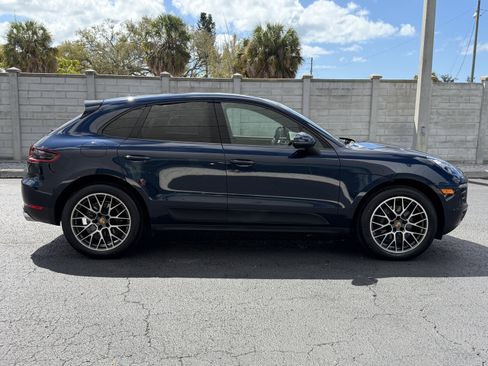 Certified 2018 Porsche Macan Sport Edition image 7