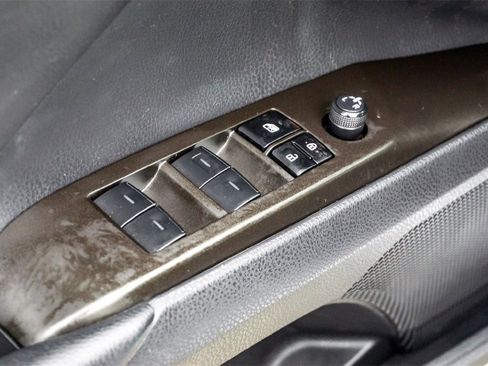 Used 2024 Toyota Camry SE image 11