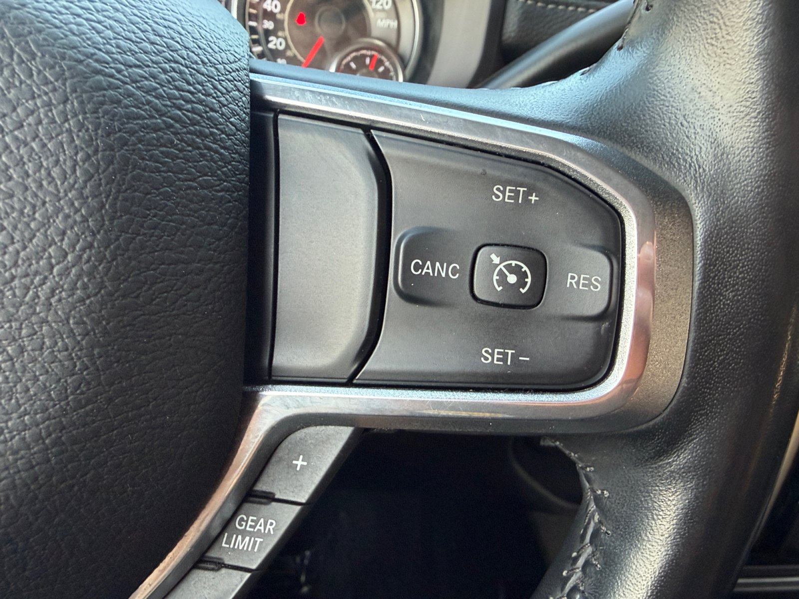 Used 2023 RAM 2500 Laramie AWD/4WD image 23
