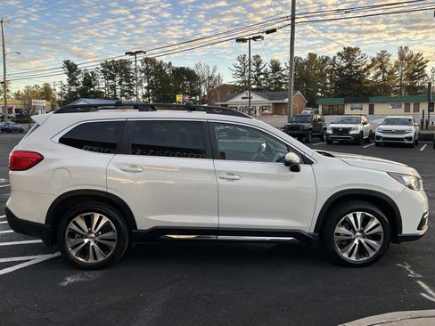 Used 2022 Subaru Ascent Limited w/ Technology Package image 9