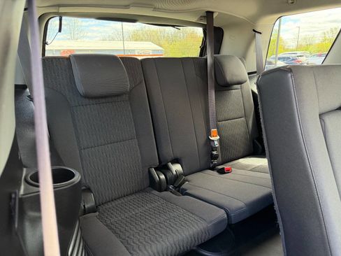 Used 2017 GMC Yukon SLE w/ SLE Value Package AWD/4WD image 14