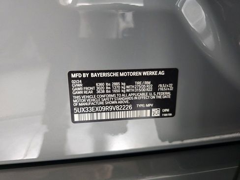 Used 2024 BMW X6 xDrive40i w/ Executive Package image 32