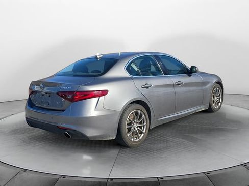 Used 2018 Alfa Romeo Giulia AWD image 5
