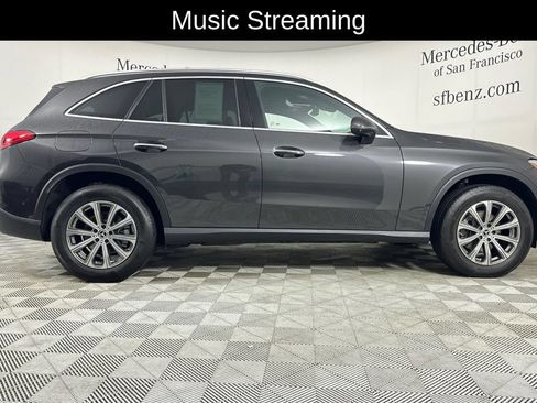 Used 2024 Mercedes-Benz GLC 300 4MATIC image 3