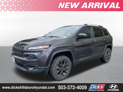 Used 2015 Jeep Cherokee Latitude w/ Comfort/Convenience Group image 1